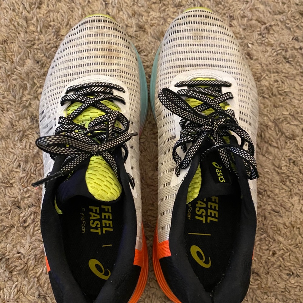 ASICS - Picture 4 of 6